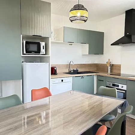 Appartement 2 Chambres - 6 Personnes - Centre De Parthenay - Garage Et Wifi * Parthenay