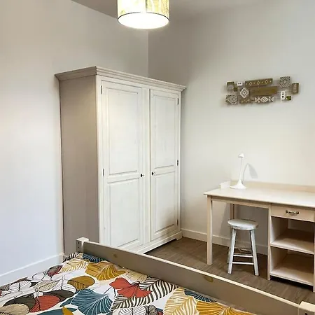 Appartement 2 Chambres - 6 Personnes - Centre De Parthenay - Garage Et Wifi