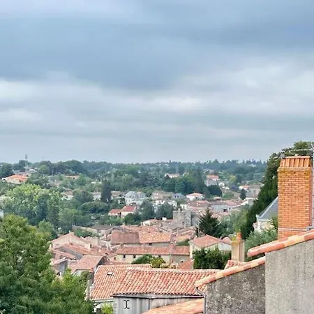 Appartement 2 Chambres - 6 Personnes - Centre De Parthenay - Garage Et Wifi Apartamento Parthenay