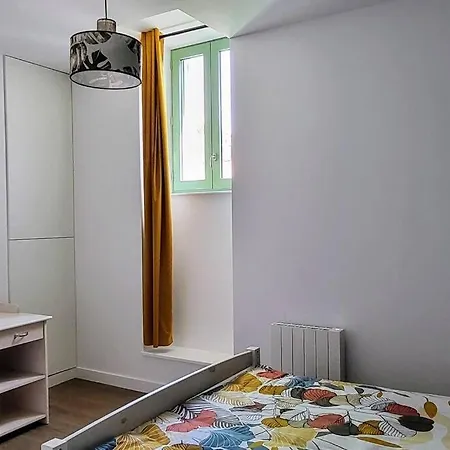 Apartment 2 - 6 Personnes - Centre De - Garage Et Wifi Parthenay