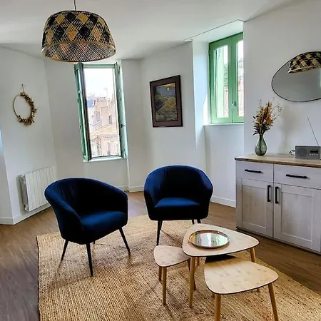 Appartement 2 Chambres - 6 Personnes - Centre De Parthenay - Garage Et Wifi *